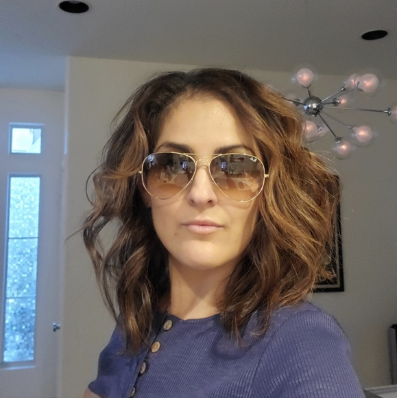 Meet your Posher, Esperanza - Picture 1 of 1